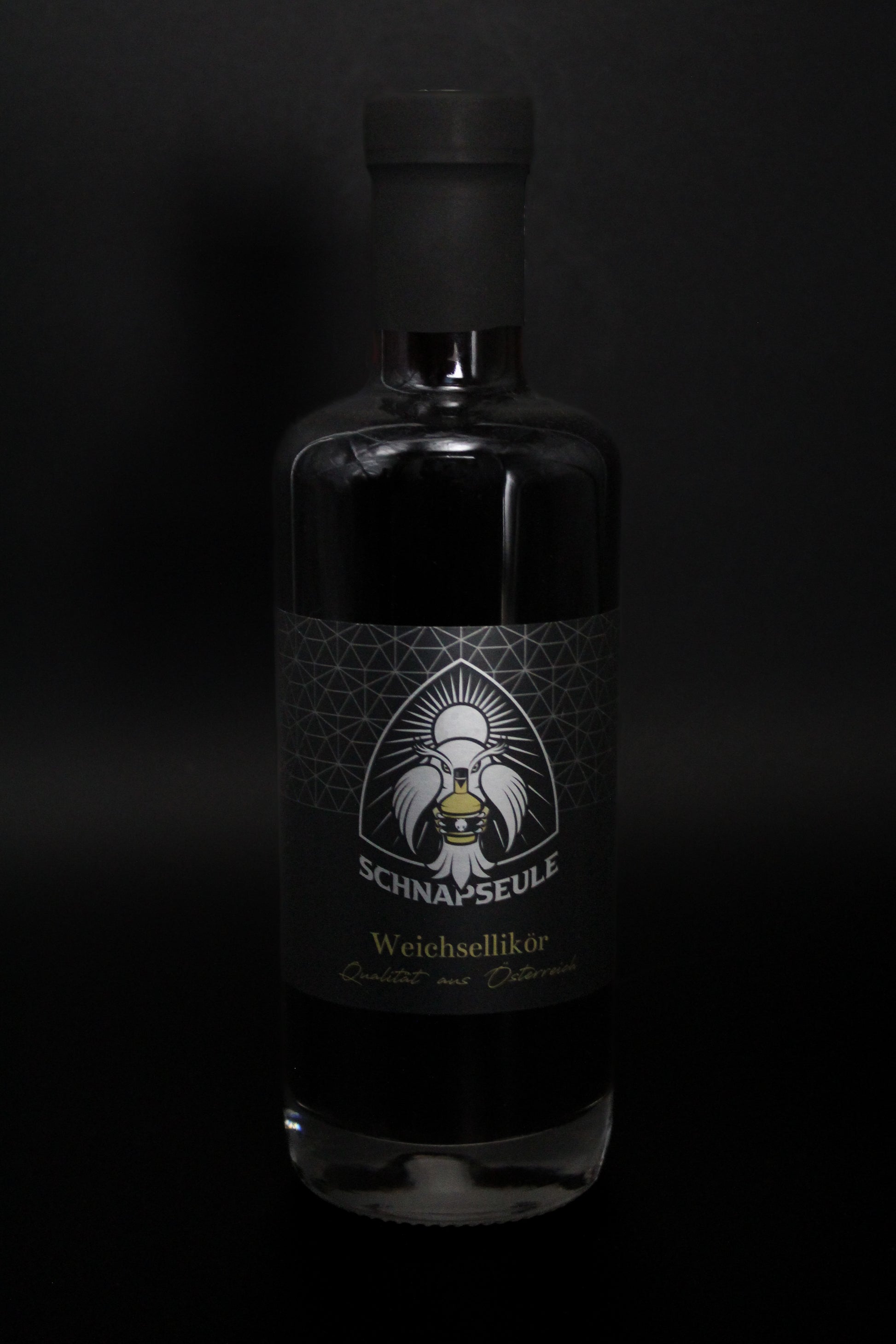 Weichsellikör - Schnapseule Likör Weichsel Sauerkirsche Sauerkirschlikör
