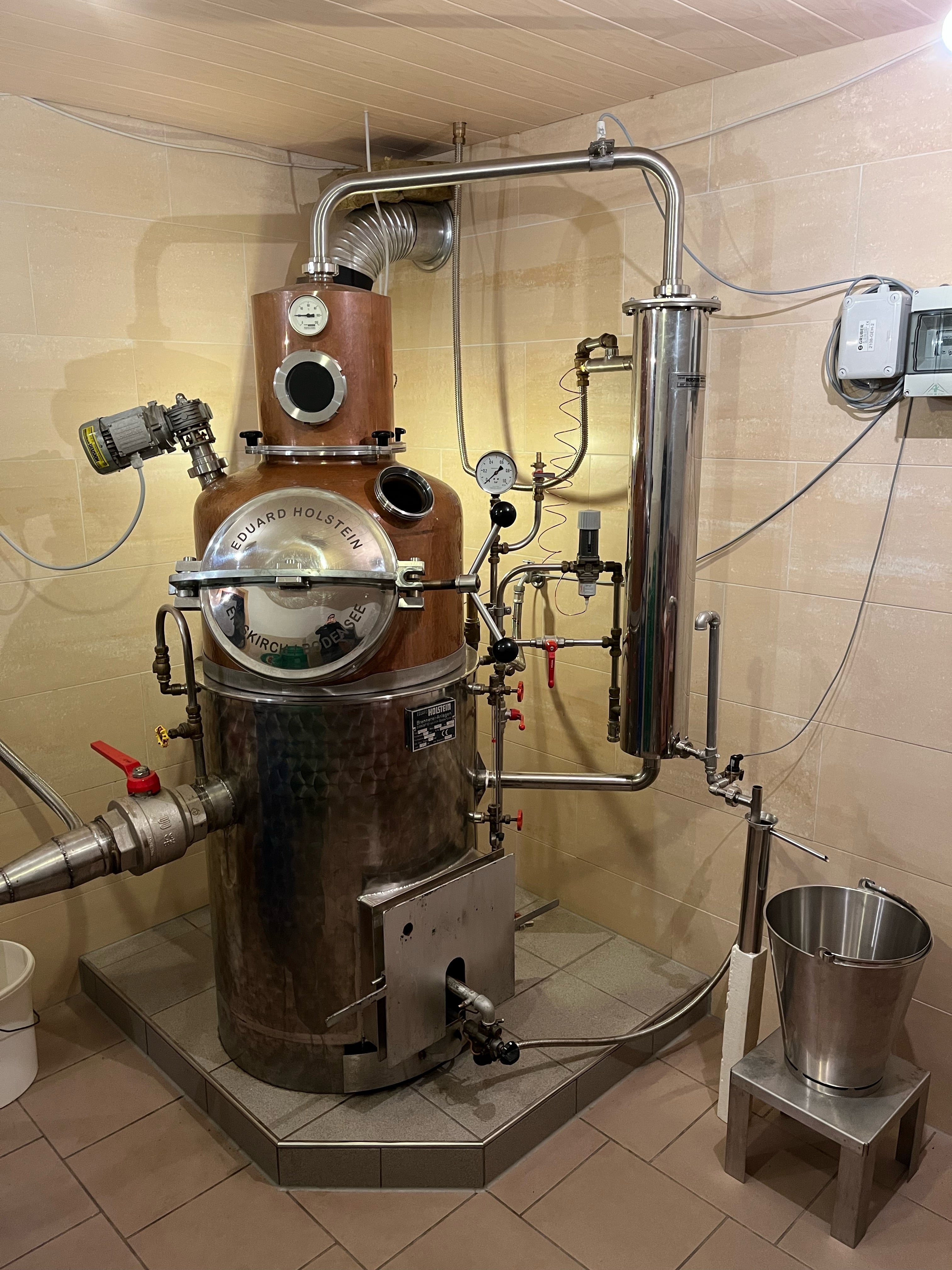 Brennerei Destillerie Schnapseule Schnaps Edelbrand Gin Rum Österreich